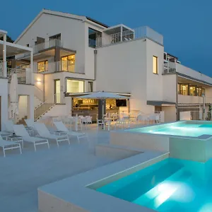 Zlatni Zalaz,apartments,supetarska Draga Apartmán