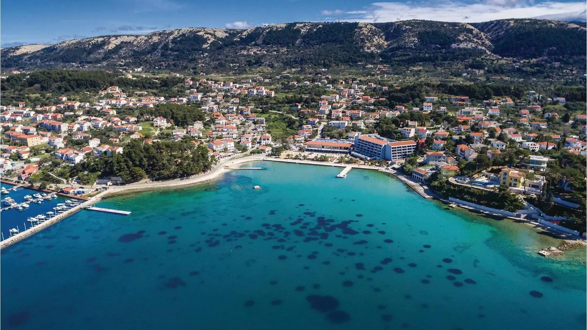 3 Bedroom Cozy Apartment In Supetarska Draga